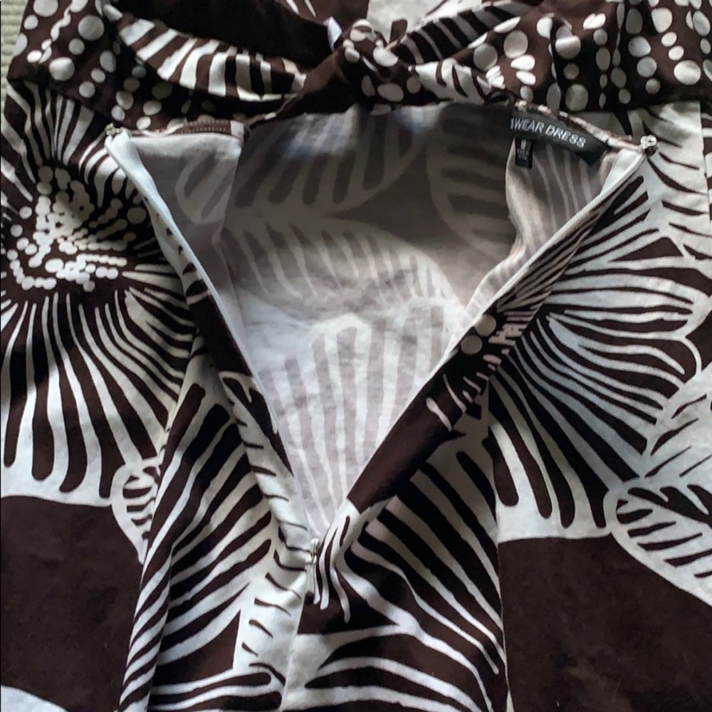 Brown and White Dress - Picture 3 of 4